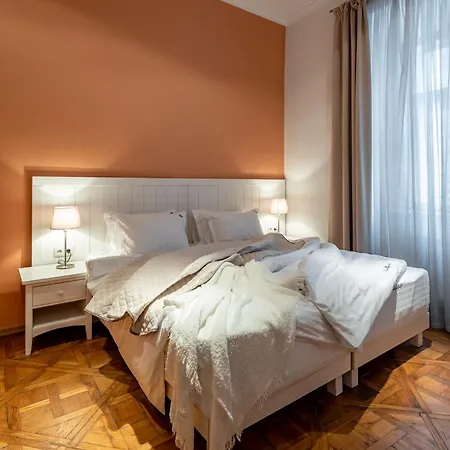 Apartment Romari площа ринок 28