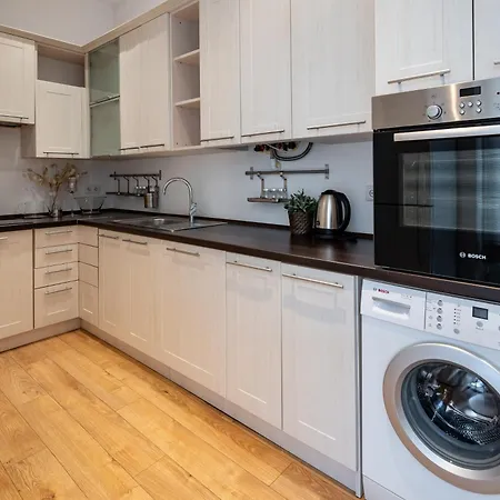 Romari площа ринок 28 Lviv