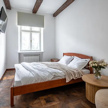 Apartment Romari площа ринок 28