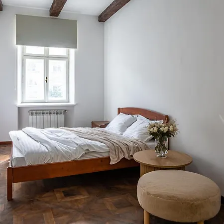 Apartment Romari площа ринок 28