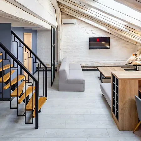 Romari площа ринок 28 * Lviv