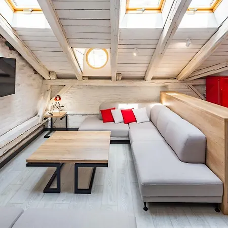 Romari площа ринок 28 شقة *