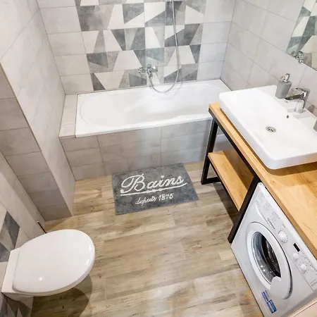 Daire Romari площа ринок 28