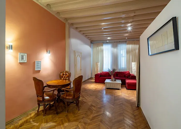 Apartament Romari площа ринок 28