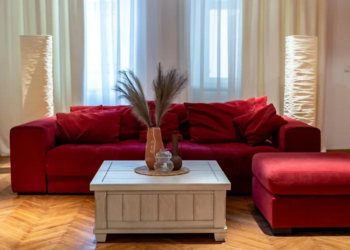 Romari площа ринок 28 *