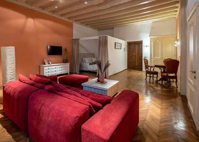 Romari площа ринок 28 *