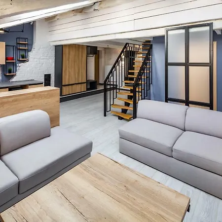 Romari площа ринок 28 דירה